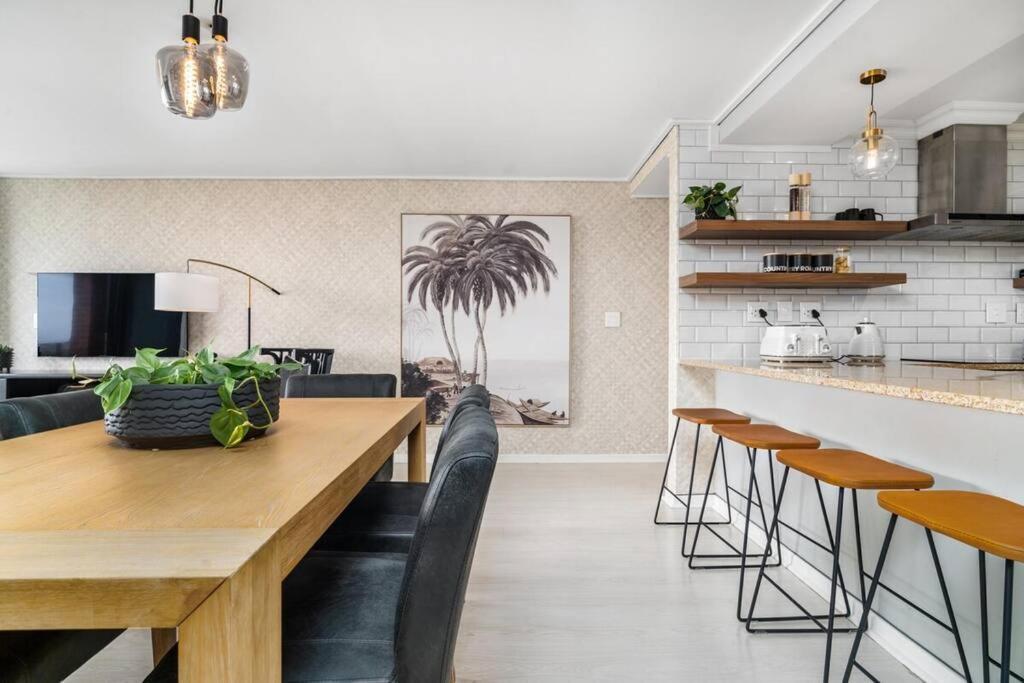 Styled Top Floor Apartment, With Back-Up Power Cape Town Exterior photo